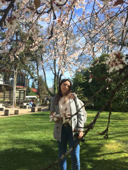Camila Viveros disfrutando el dia primaveral.