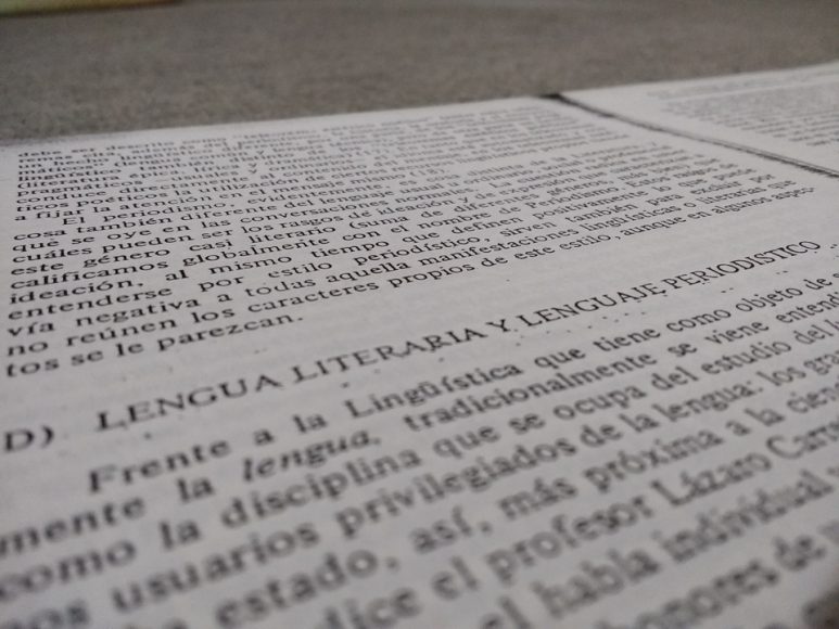Siempre me lo repito, tengo que leer más, ¡TENGO QUE LEER MÀS! Es que leo muy poco.